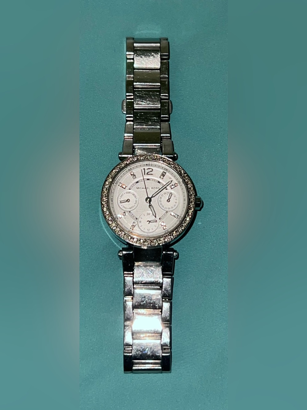 Michael Kors Silver/CrystalWomen's Watch - Gently Worn